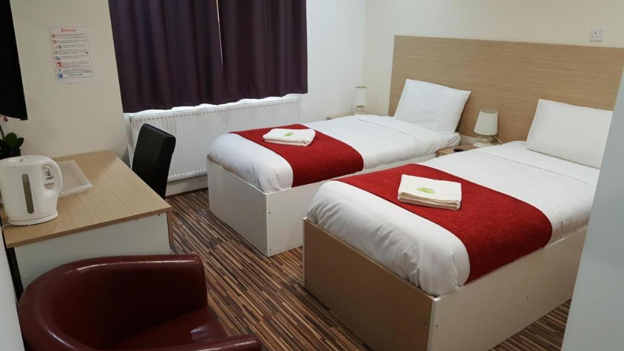 Heathrow Travellers Hub Bed & Breakfast