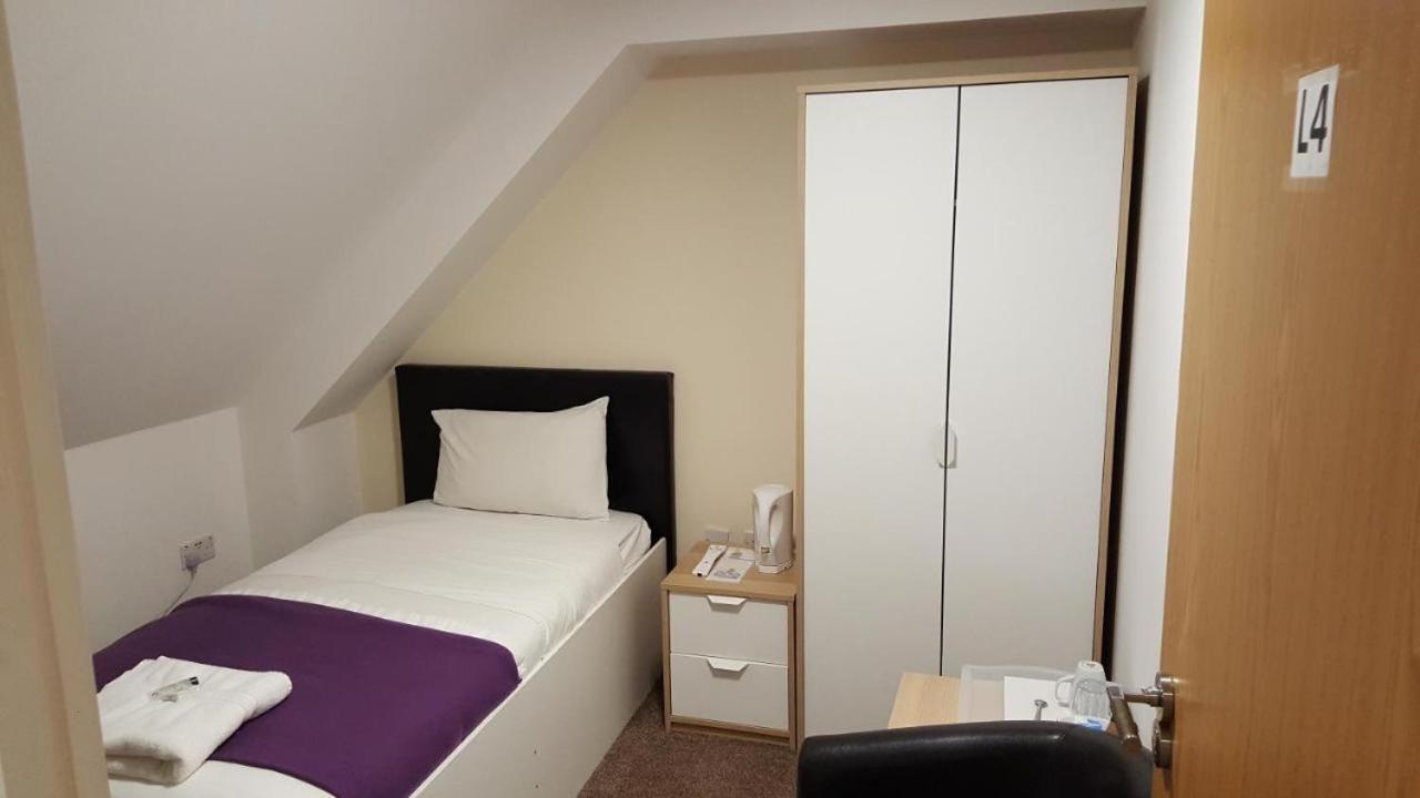 Couette-café Heathrow Travellers Hub 3*