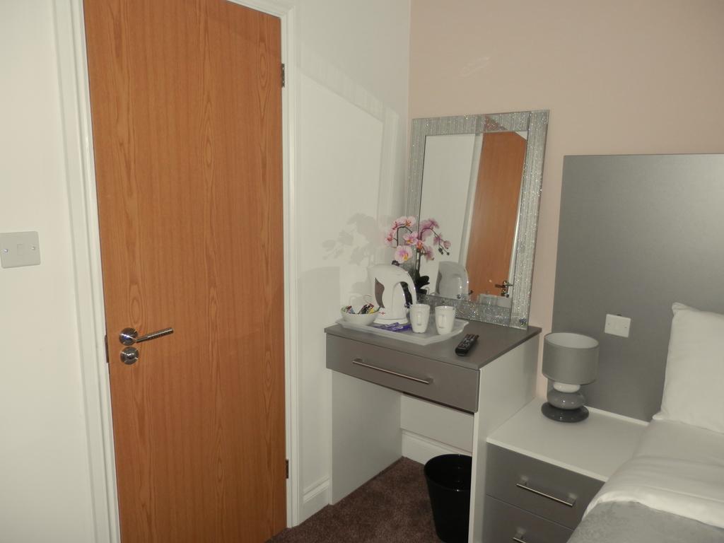 Heathrow Travellers Hub 3* Hounslow