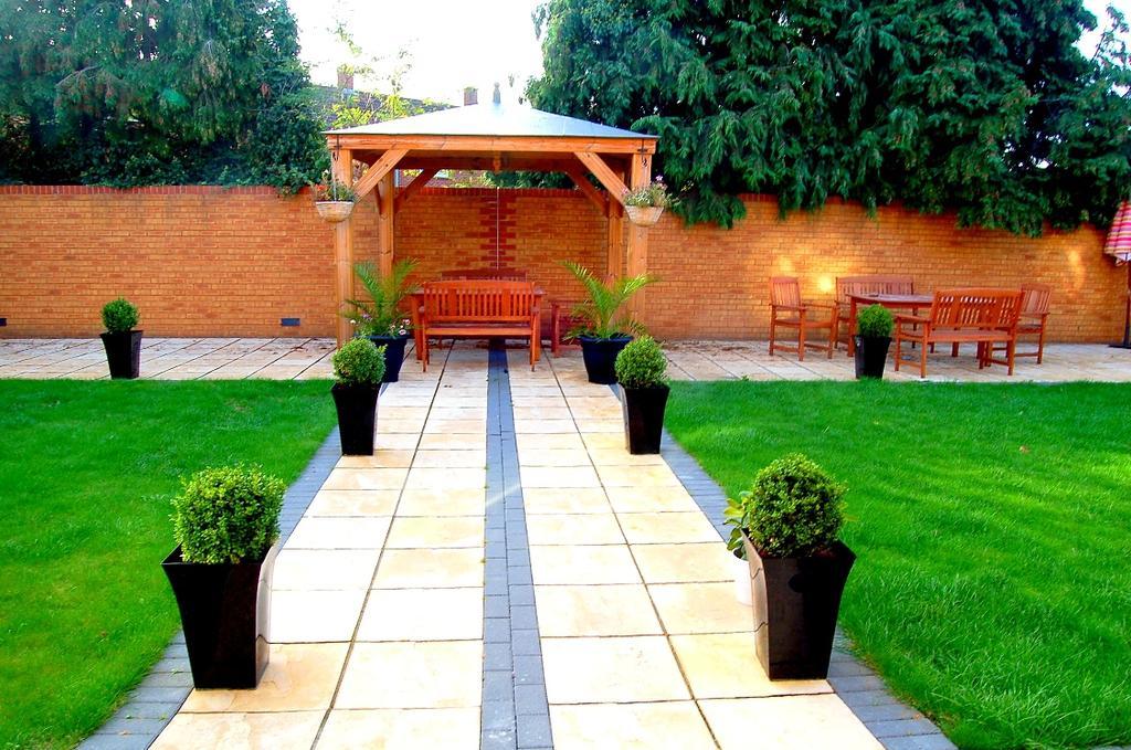Heathrow Travellers Hub Bed & Breakfast