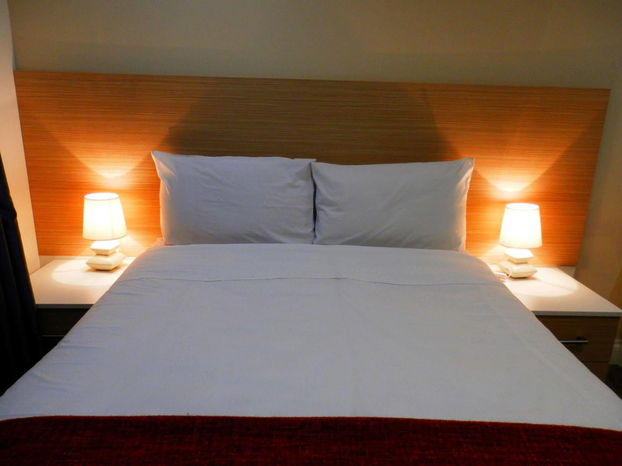 Heathrow Travellers Hub Bed & Breakfast
