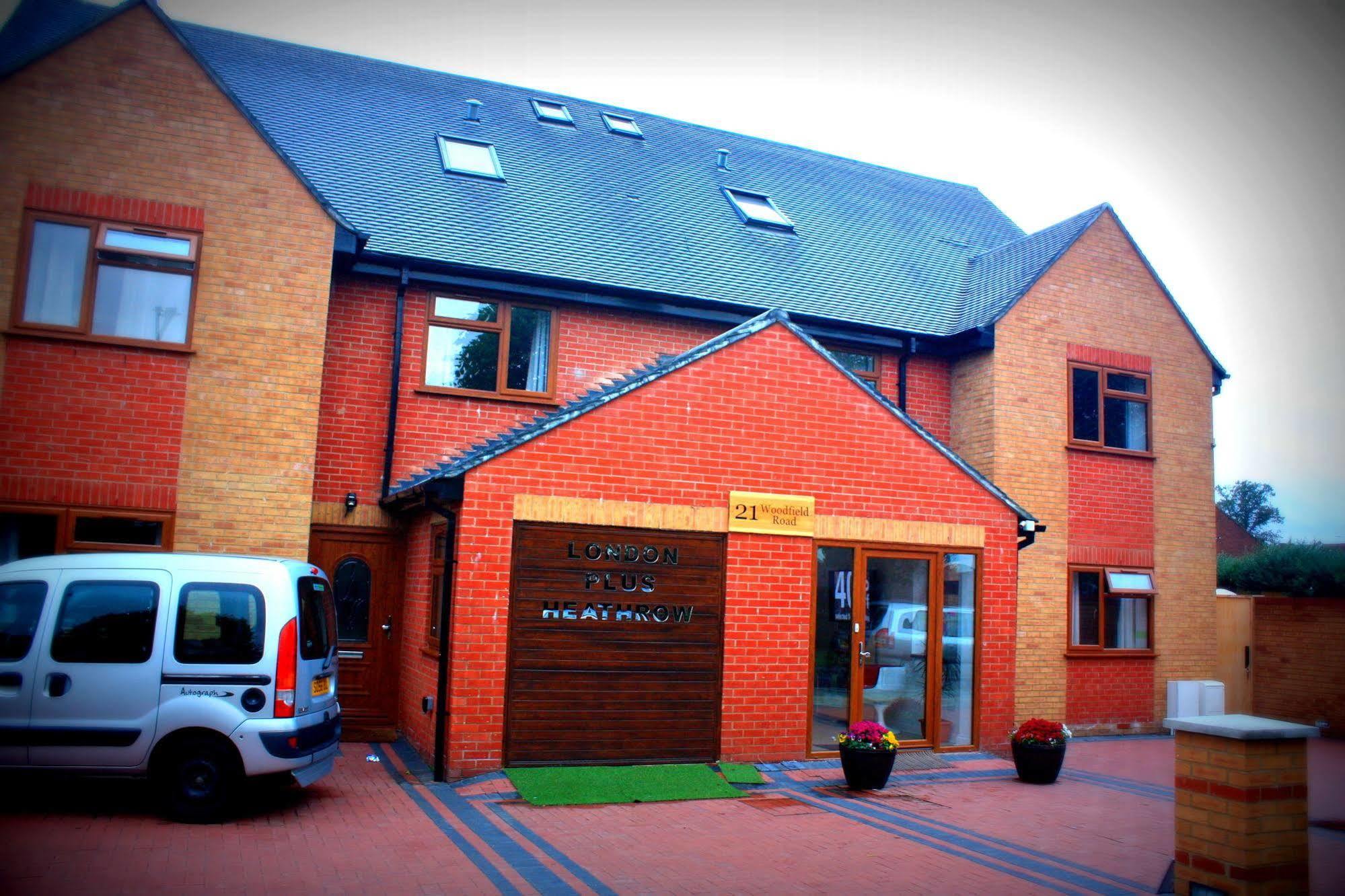 Heathrow Travellers Hub 3* Hounslow