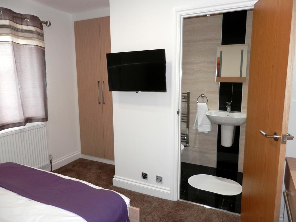 Heathrow Travellers Hub 3*