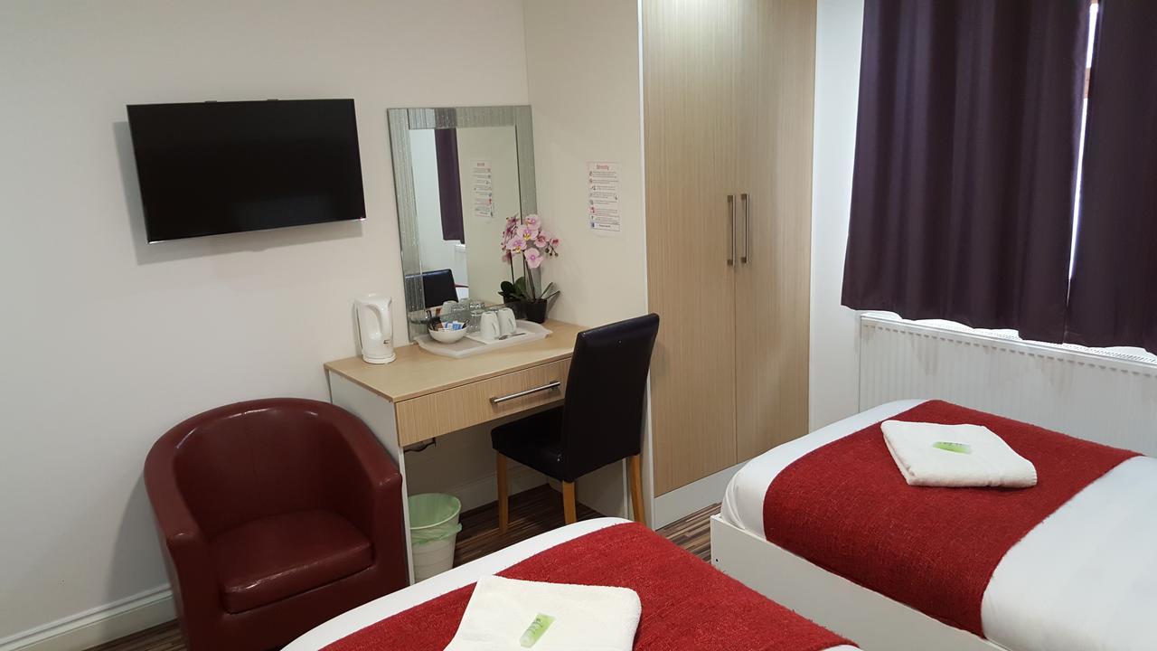 Heathrow Travellers Hub Хаунслоу