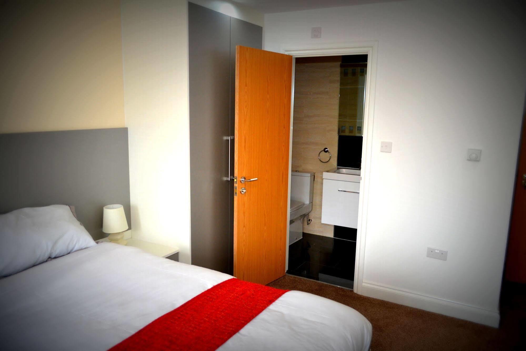 Heathrow Travellers Hub 3*