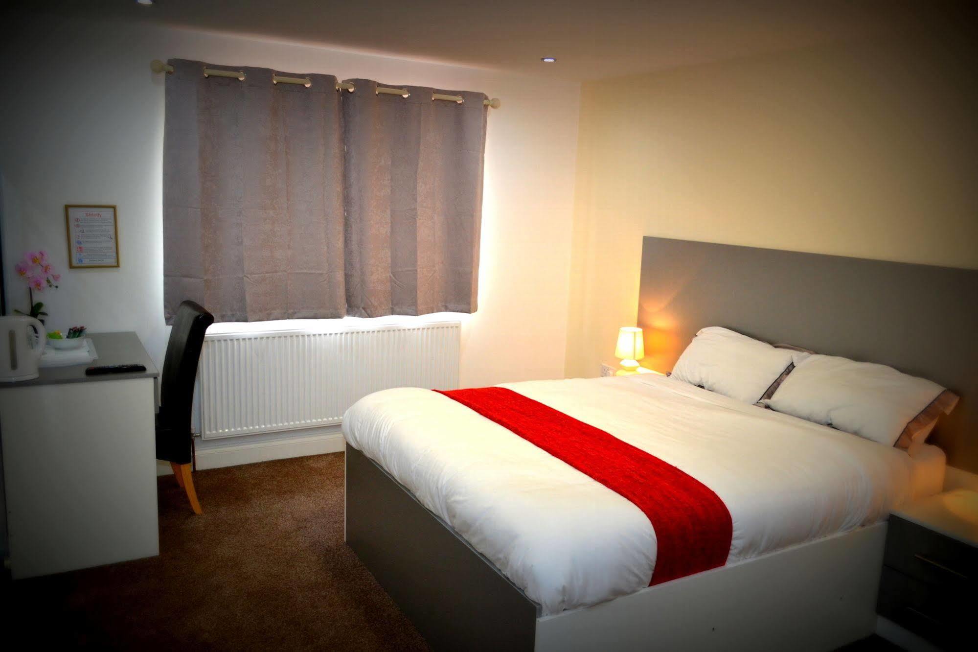 Heathrow Travellers Hub 3*