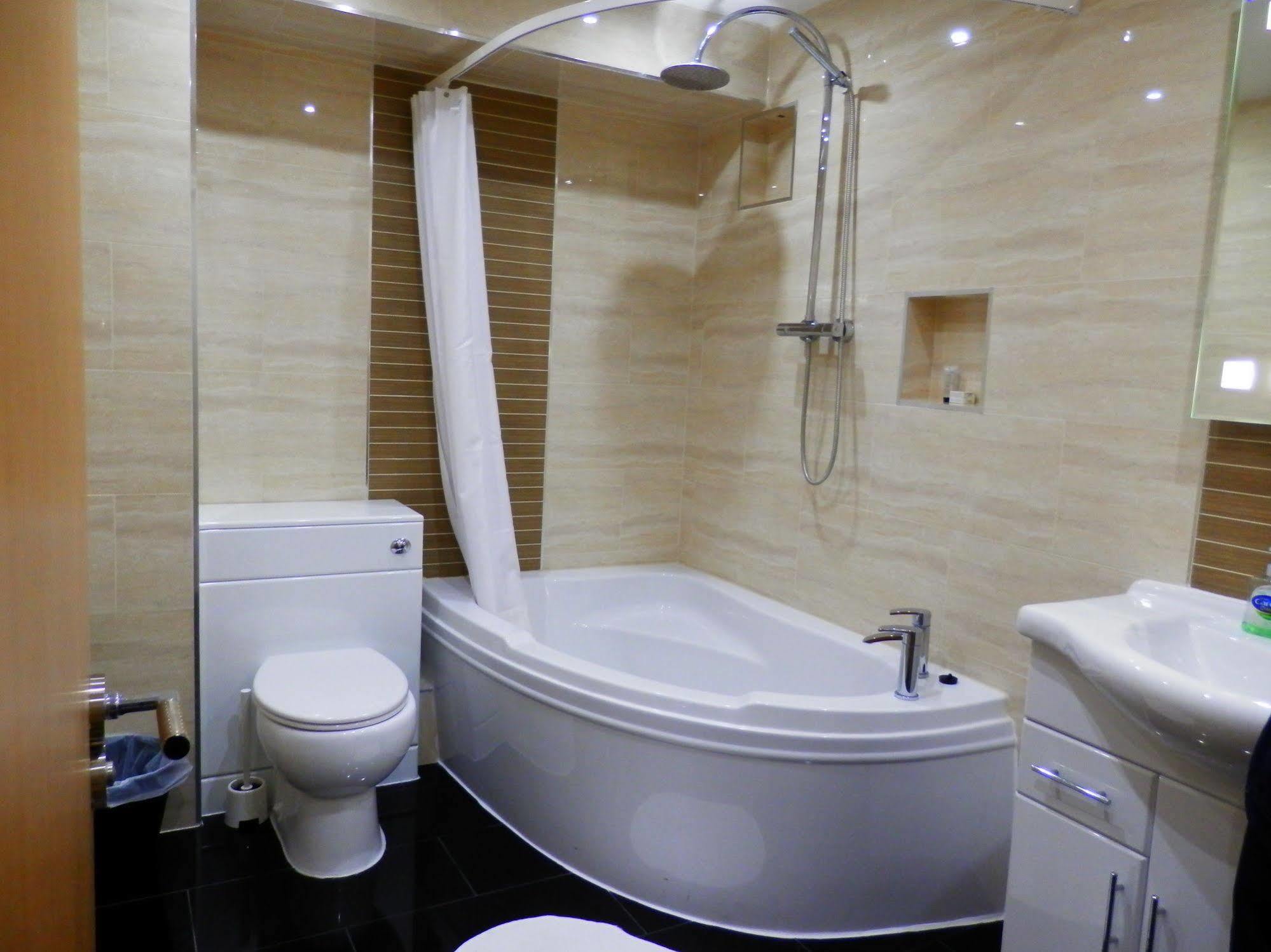Heathrow Travellers Hub 3*