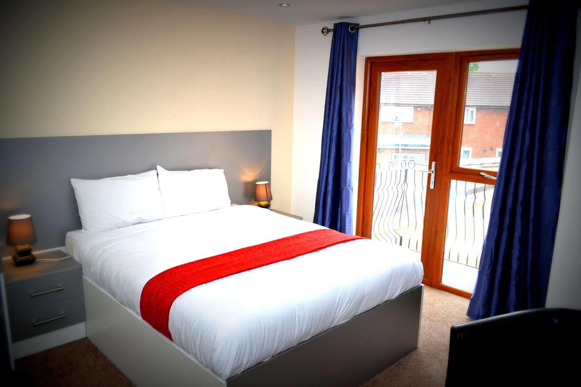 Heathrow Travellers Hub 3*